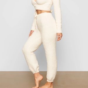 SKIMS cozy Sherpa sweatpants